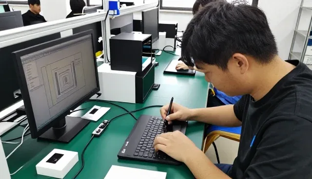 宁波领亚电子科技有限公司关注电子元器件未来趋势